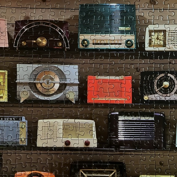 🧩 1000 piece Galison “Chihuly Vintage Radios”. Great quality. Poster. Complete. - Picture 6 of 16